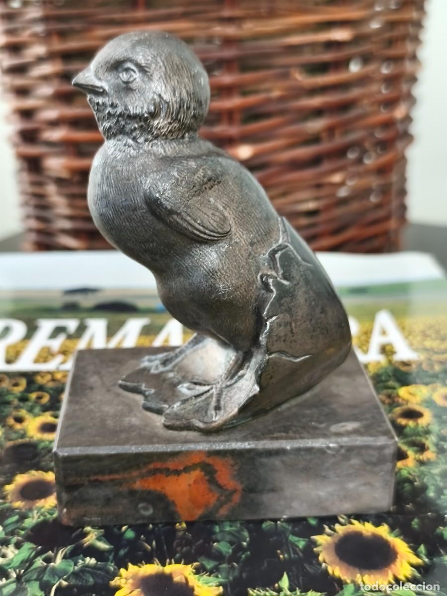 Art: Figura Pajarillo saliendo del cascar&oacute;n. Art Nouveau. Ver.