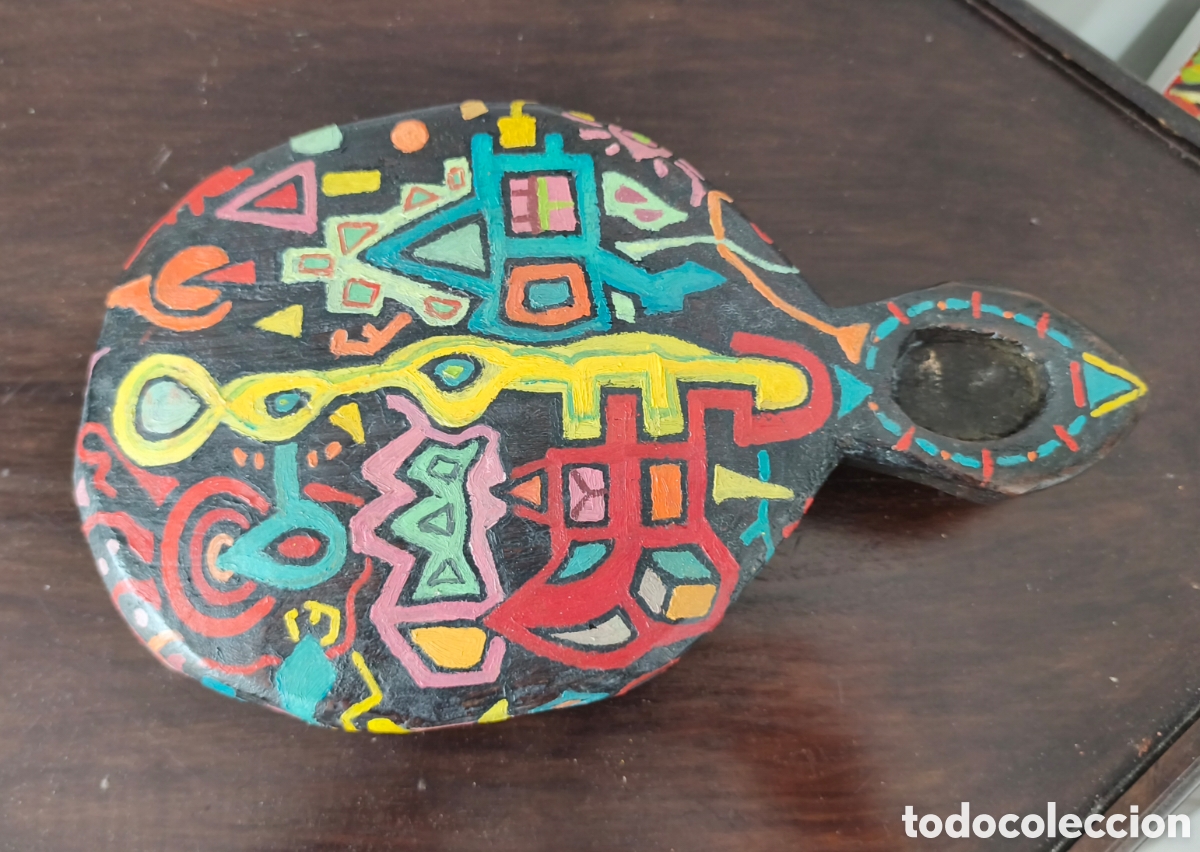 Arte: Adorno de madera pintada