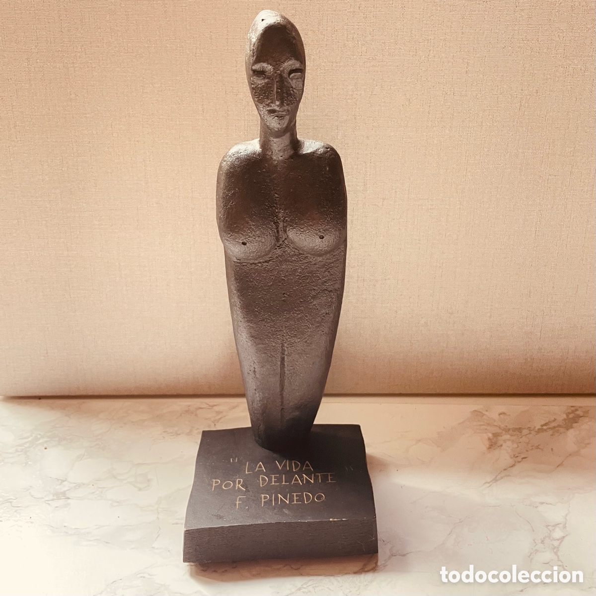 Arte: La Vida por Delante escultura creada porAntoni Miguel Morro 1980.
