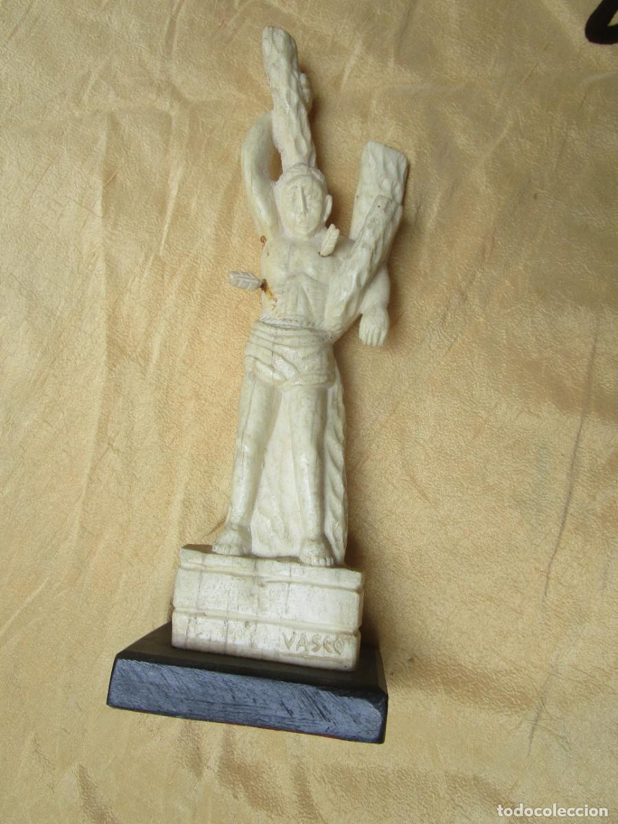 Arte: GALICIA Talla osamenta cachalote de Jos&eacute; Vasco Seijo - SAN SEBASTIAN MARTIRIZADO - 25cm 560GR.