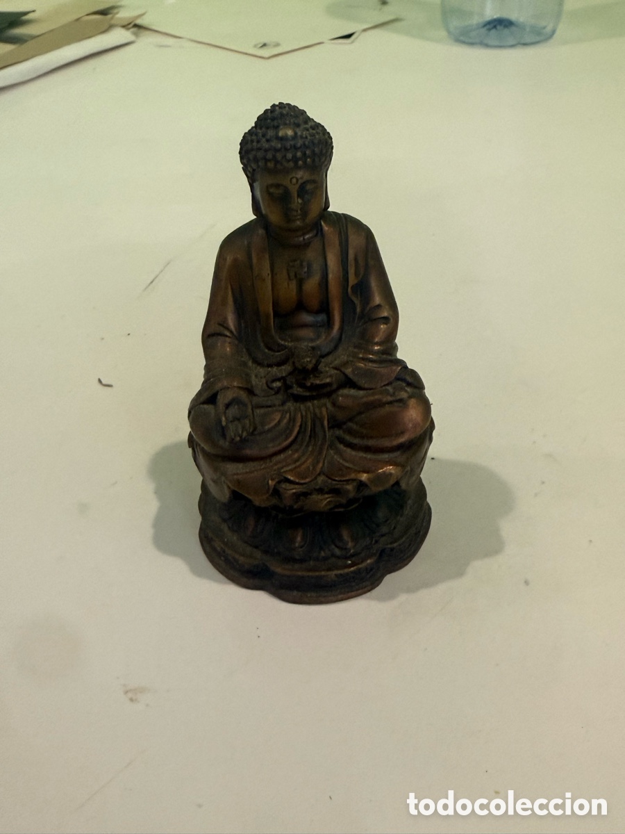 Arte: Peque&ntilde;a Escultura de Buda en Bronce con Concha Decorativa 12 cm