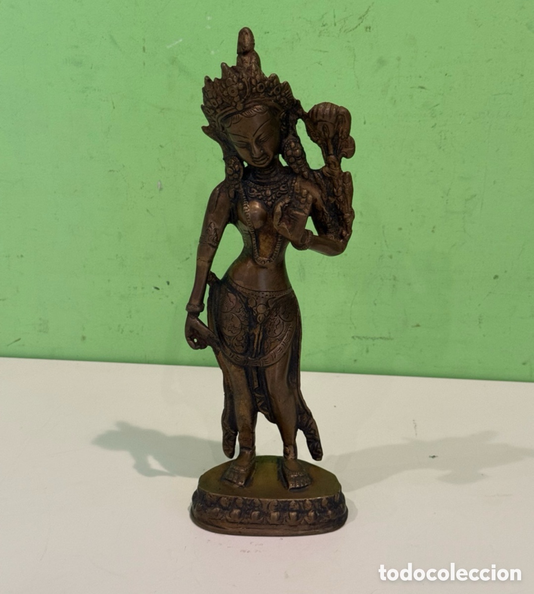 Arte: Antigua escultura tibetana de Tara en bronce &ndash; Siglos XVIII-XIX &ndash; 27 cm
