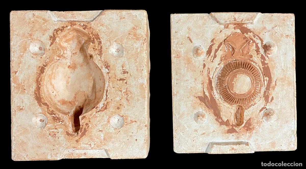 Arte: Antiguo molde de escayola para barro o terracota. Motivos ornamentales. 19x17x7