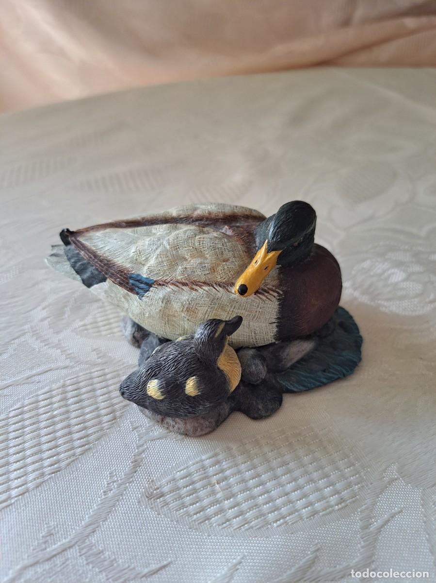 Arte: Escultura de pata y su bebe de resina de la colecci&oacute;n Peak Time - pintada a mano, hecha en Canad&aacute;