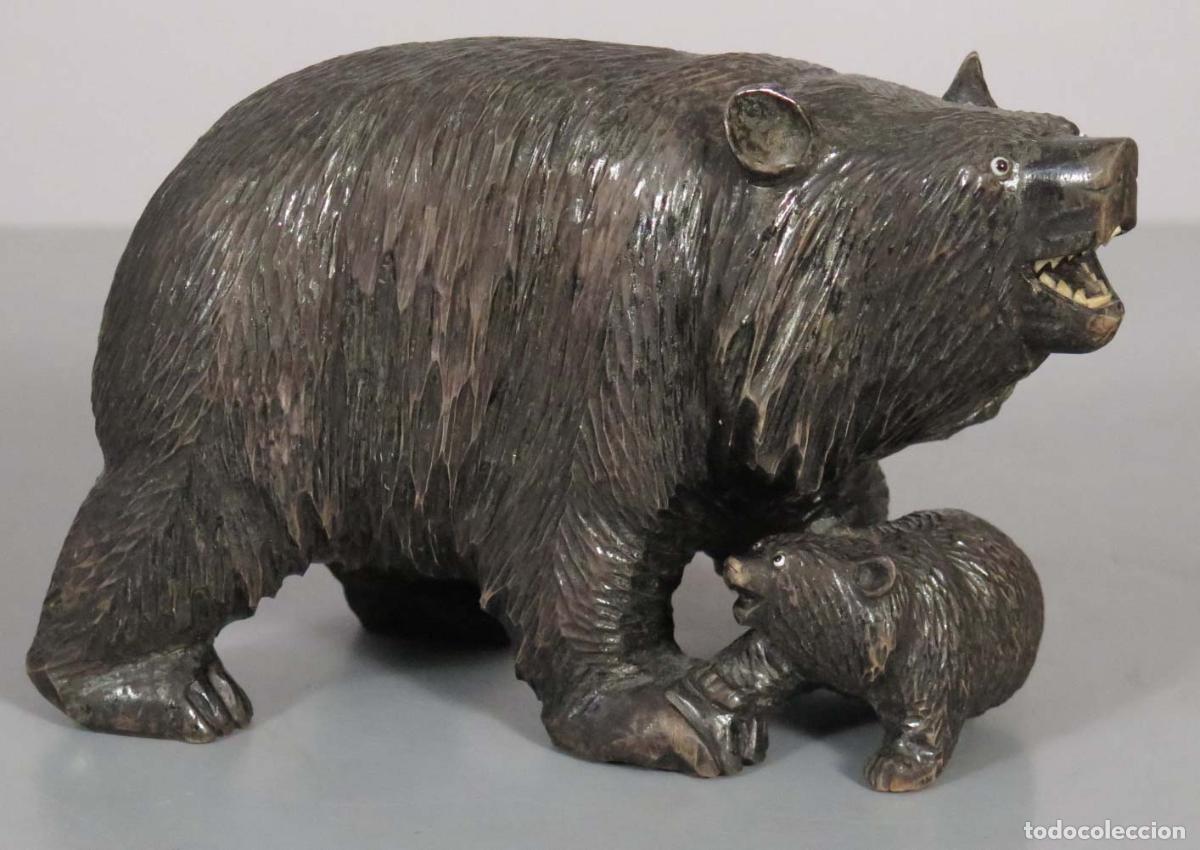 Arte: OSO CON CRIA. MADERA TALLADA. SELVA NEGRA. PRINCIPIOS SIGLO XX