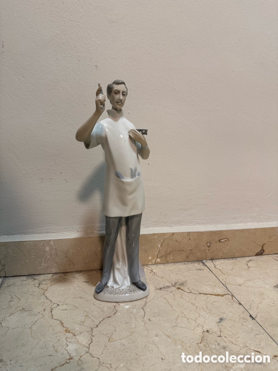Arte: Figura Dentista Porcelana Lladr&oacute; 35,5 cm
