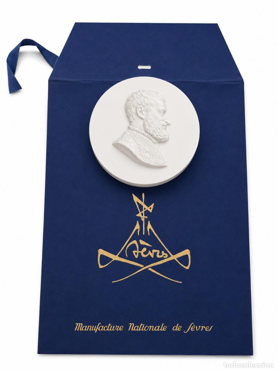 Arte: Medall&oacute;n, Retrato en Relieve en Porcelana de Biscuit - Manufacture de S&egrave;vres - Georges Mathieu