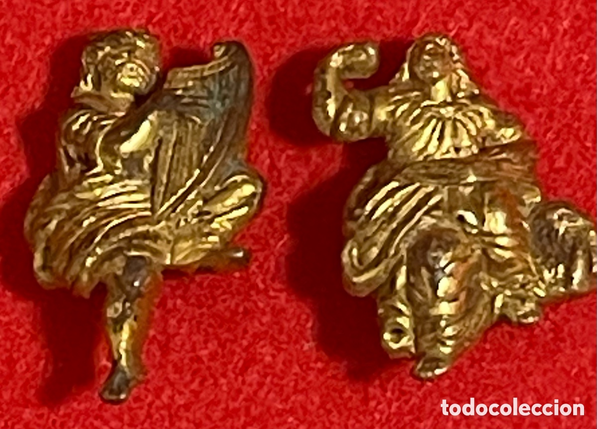 Arte: Antigua pareja de miniaturas en bronce dorado. Siglo XIX.