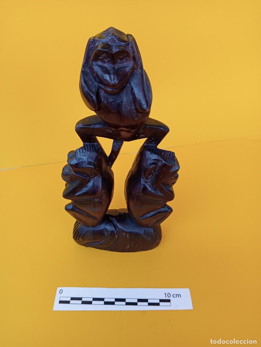 Arte: Escultura tribal de madera tallada. Los tres monos de la sabidur&iacute;a