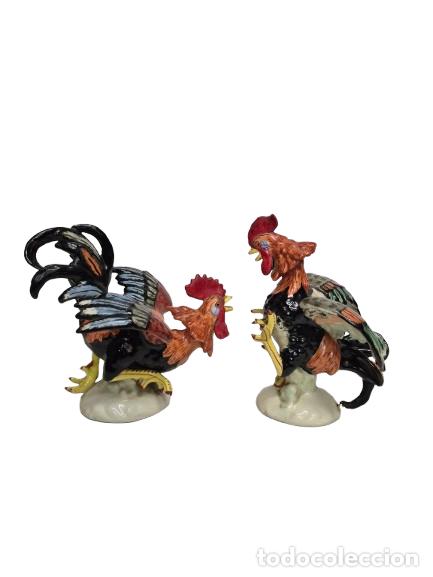 Arte: Pareja de Gallos de Pelea - Porcelana Esmaltada- Sello en la Base V