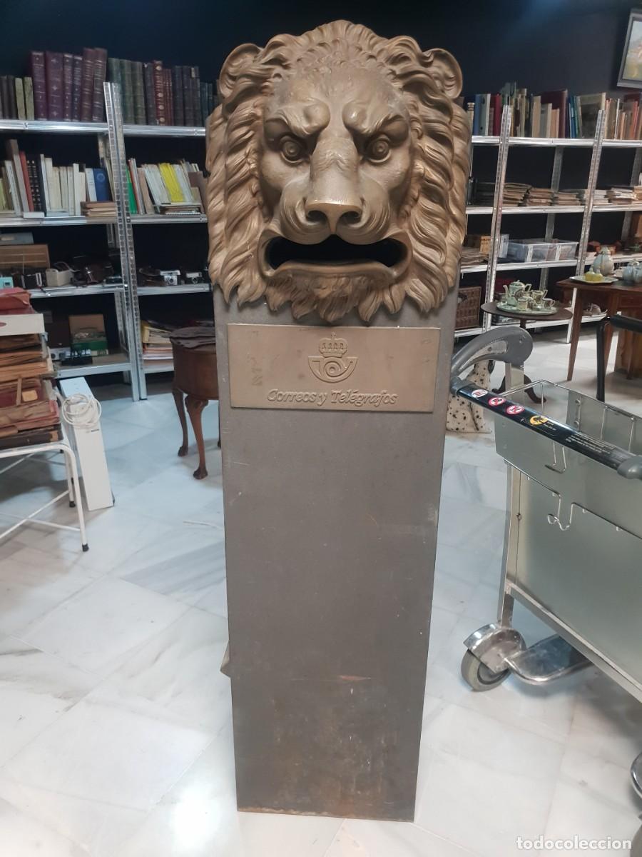 Arte: Buzon correos con cabeza leon bronce