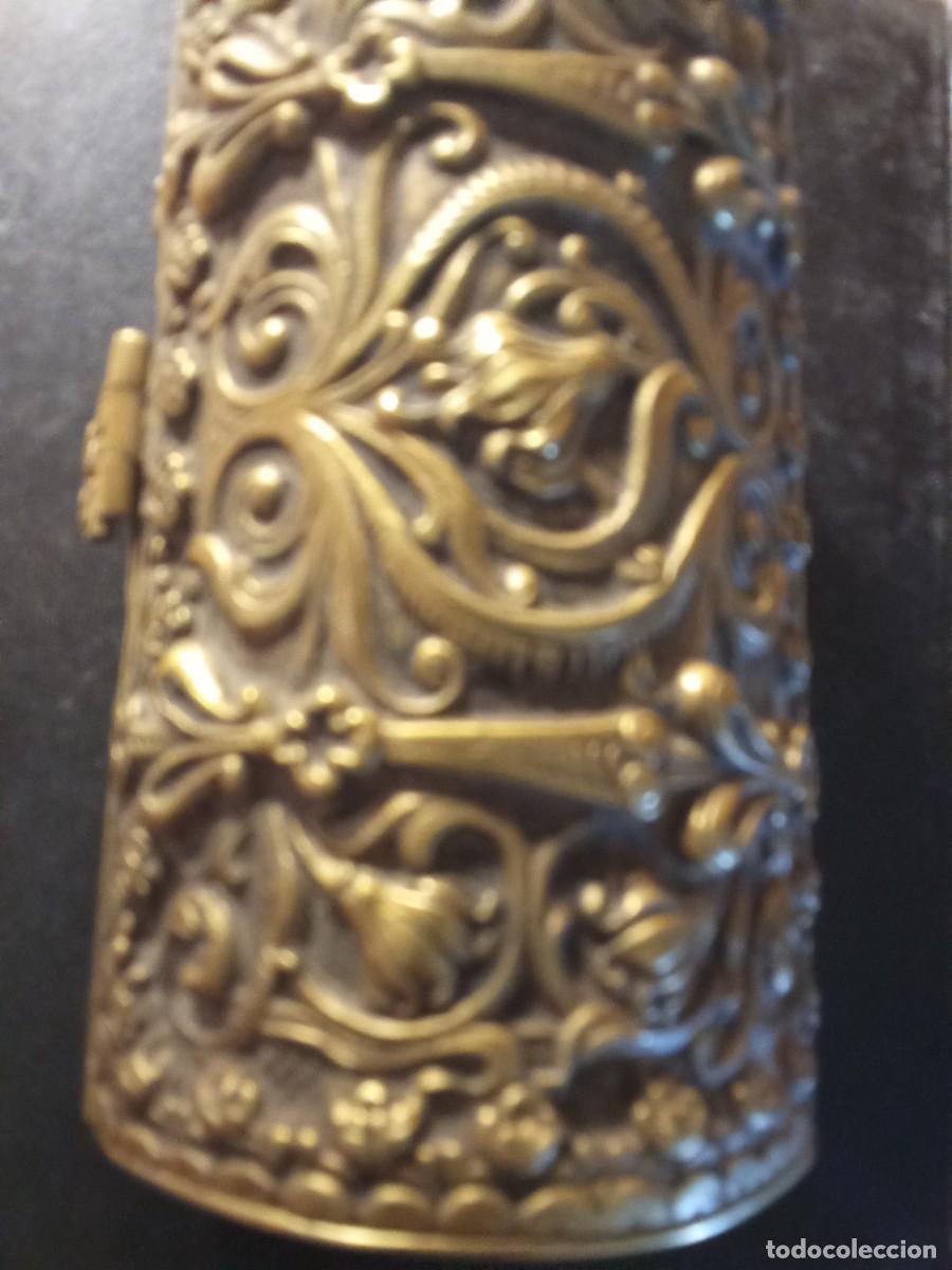 Arte: Cofre de bronce antiguo. - Foto 1