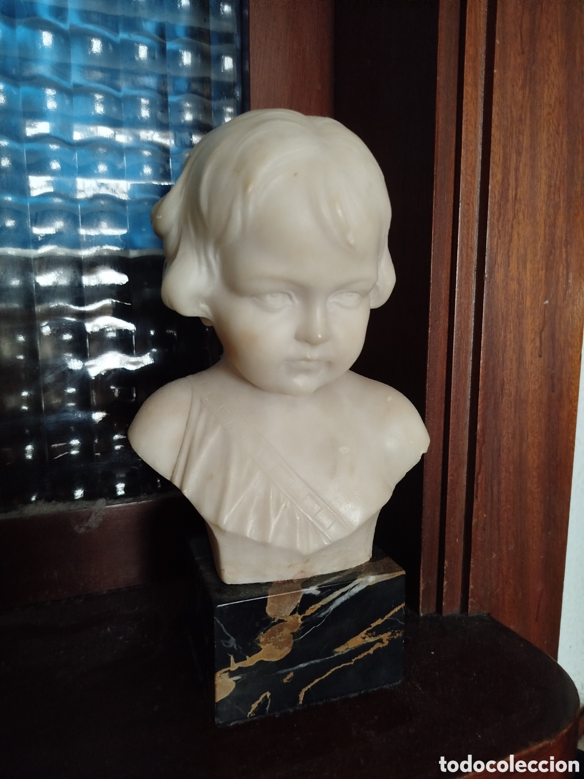 Arte: Busto infantil de m&aacute;rmol/alabastro &ndash; E. Morelli (Florencia) &ndash; 24 cm