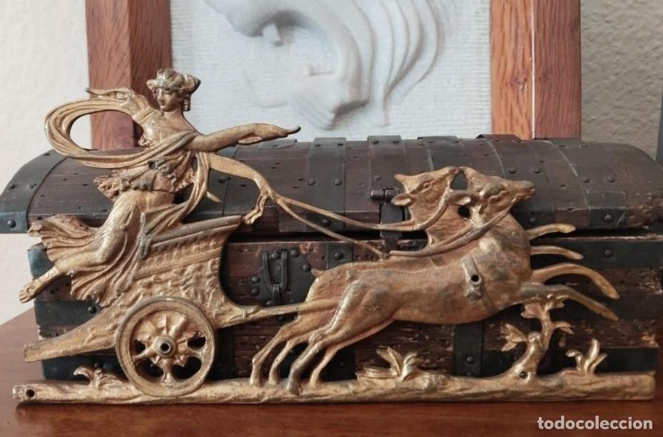 Arte: Bell&iacute;sima moldura bronce dorado victoria alada