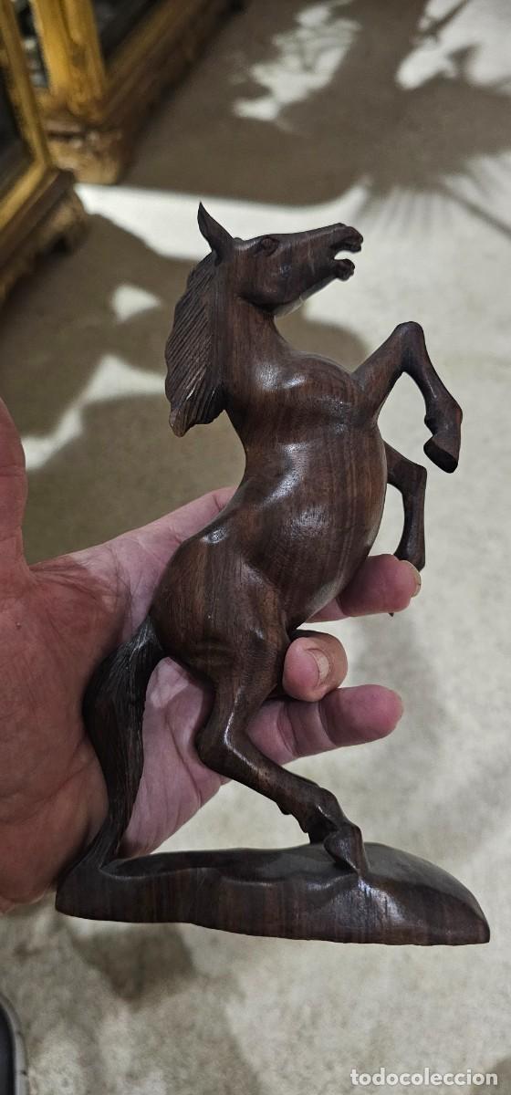 Arte: Preciosa escultura caballo en madera