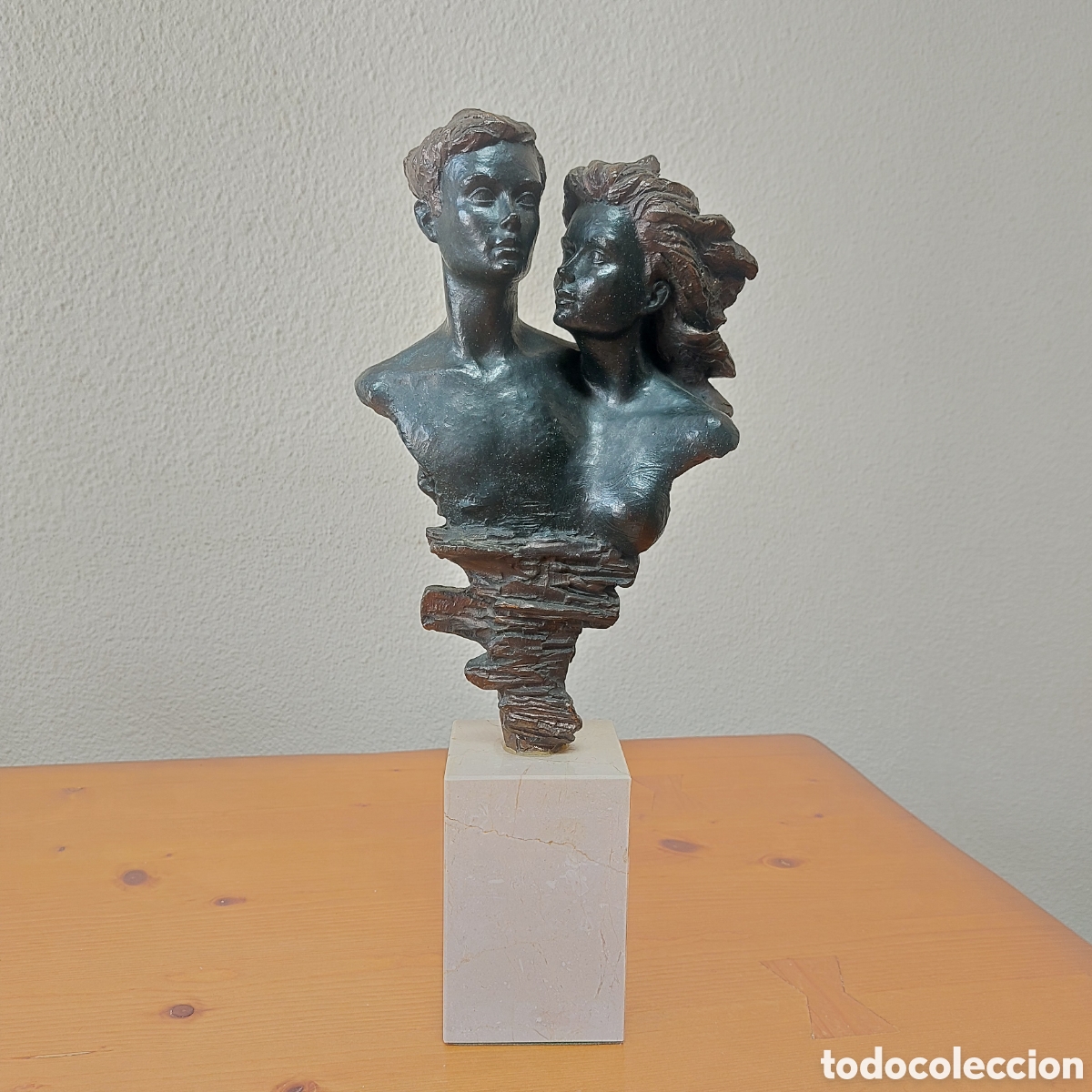 Arte: Escultura enamorados efecto bronze
