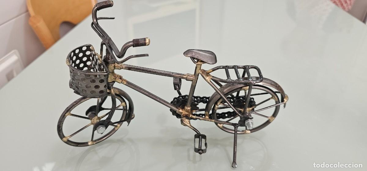 Arte: Escultura de hierro bicicleta muy bonita