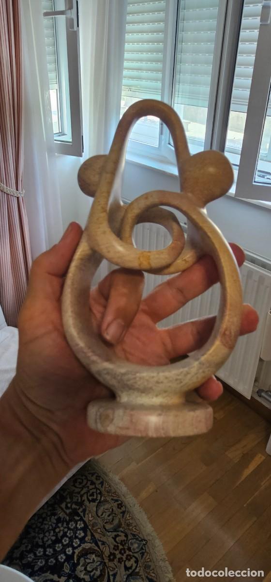 Arte: Preciosa escultura marmol tonos rosado &rdquo;Pareja&rdquo;