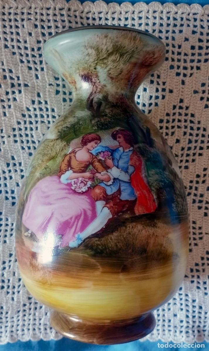 Arte: Antiguo Jarr&oacute;n Porcelana SUIMA Valencia - Escena Rom&aacute;ntica Fragonard - 22 cm