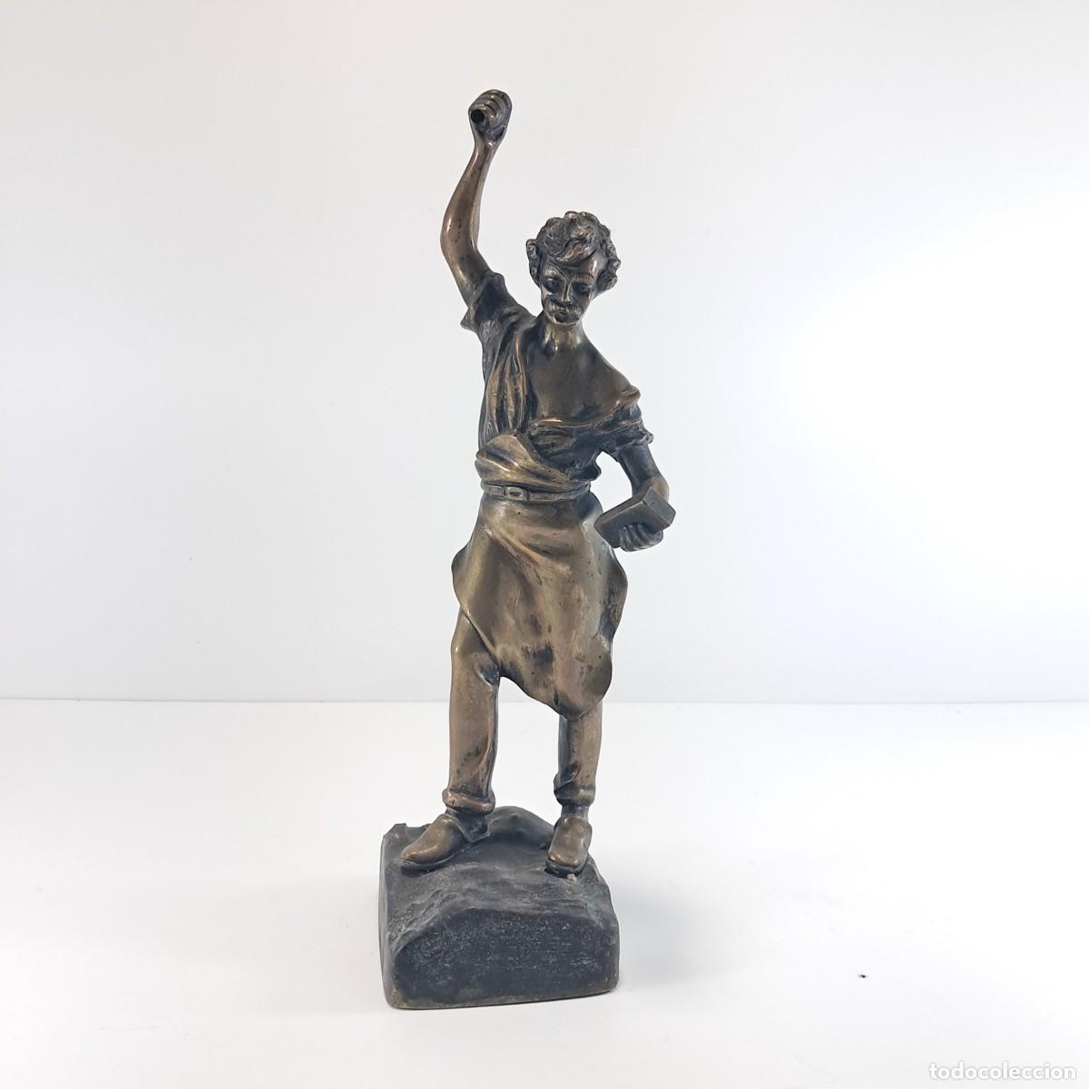 Arte: Scultura in bronzo operaio al lavoro anni 30/40