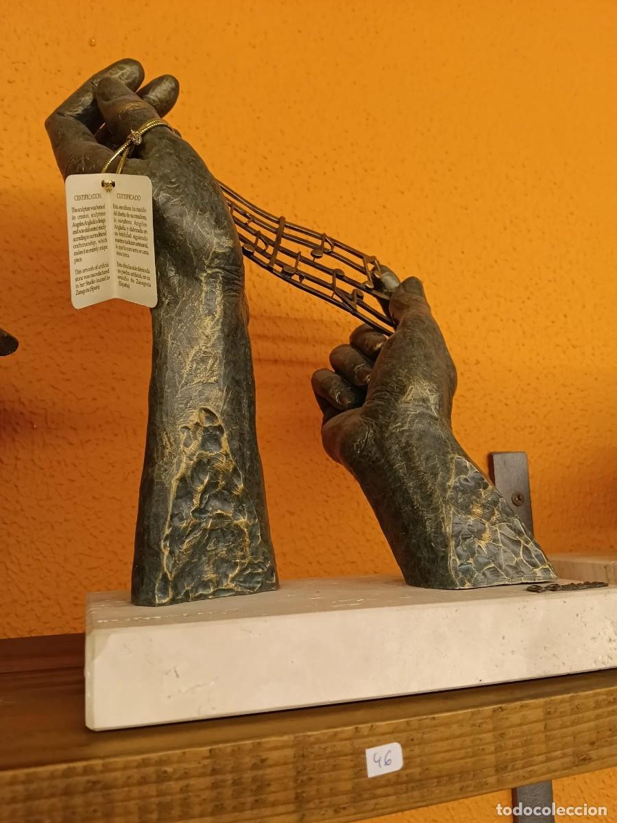 Arte: Escultura Decorativa &rdquo;Melod&iacute;a en las Manos&rdquo;