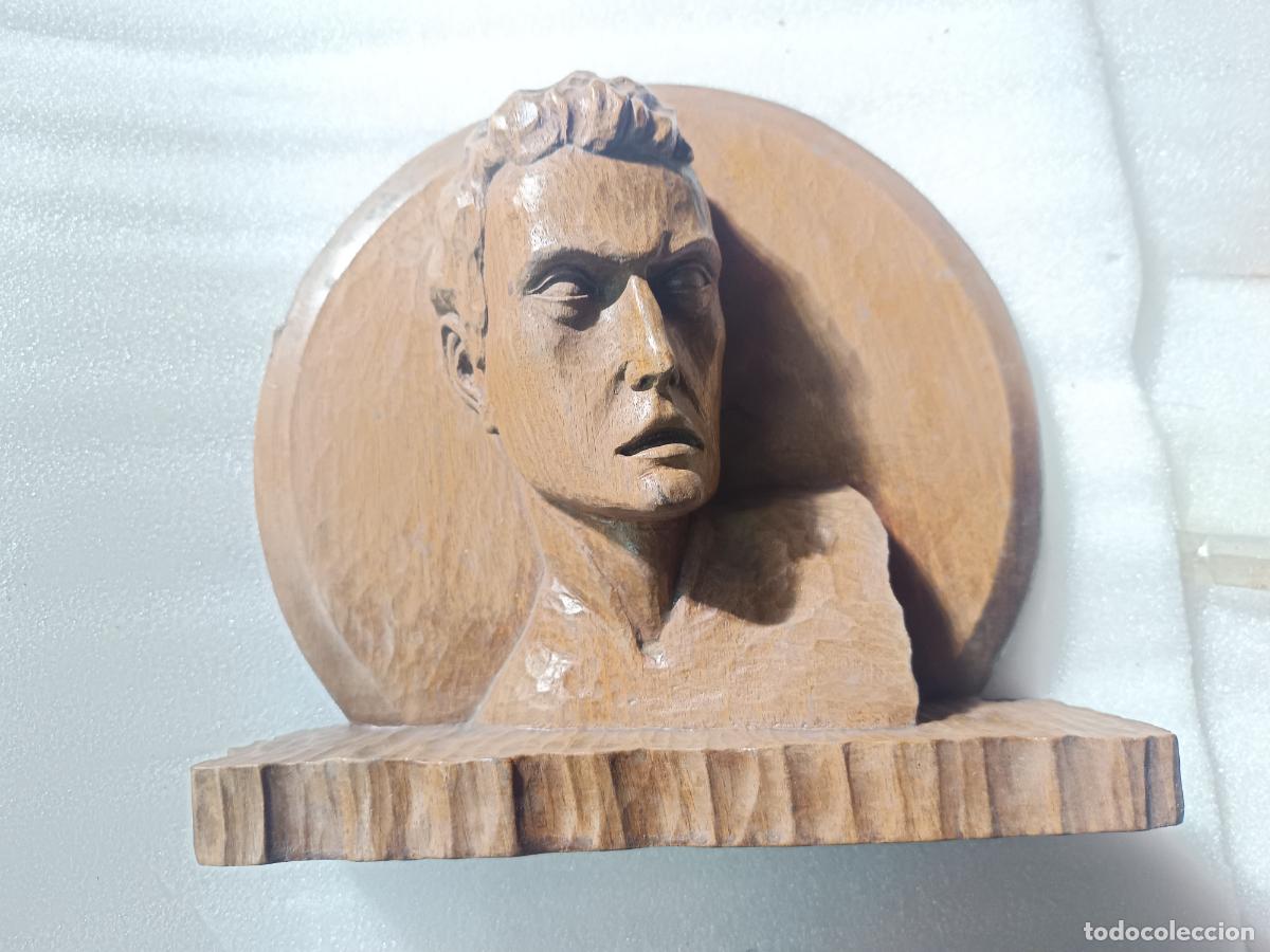 Arte: TALLA SOBRERELIEVE DE TORSO DE HOMBRE, PRINCIPIOS DEL SIGLO XX, 19 X 18 CM.