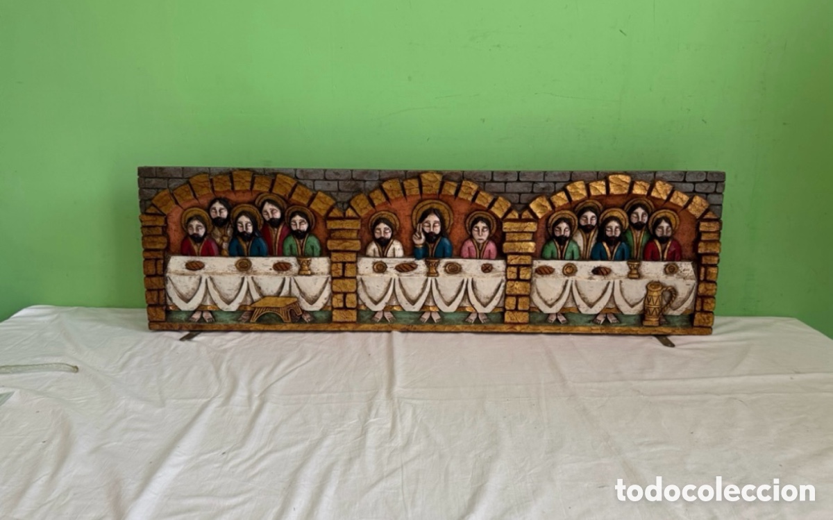 Arte: Importante escultura relieve Santa Cena en madera tallada y policromada gran formato 106 cm.