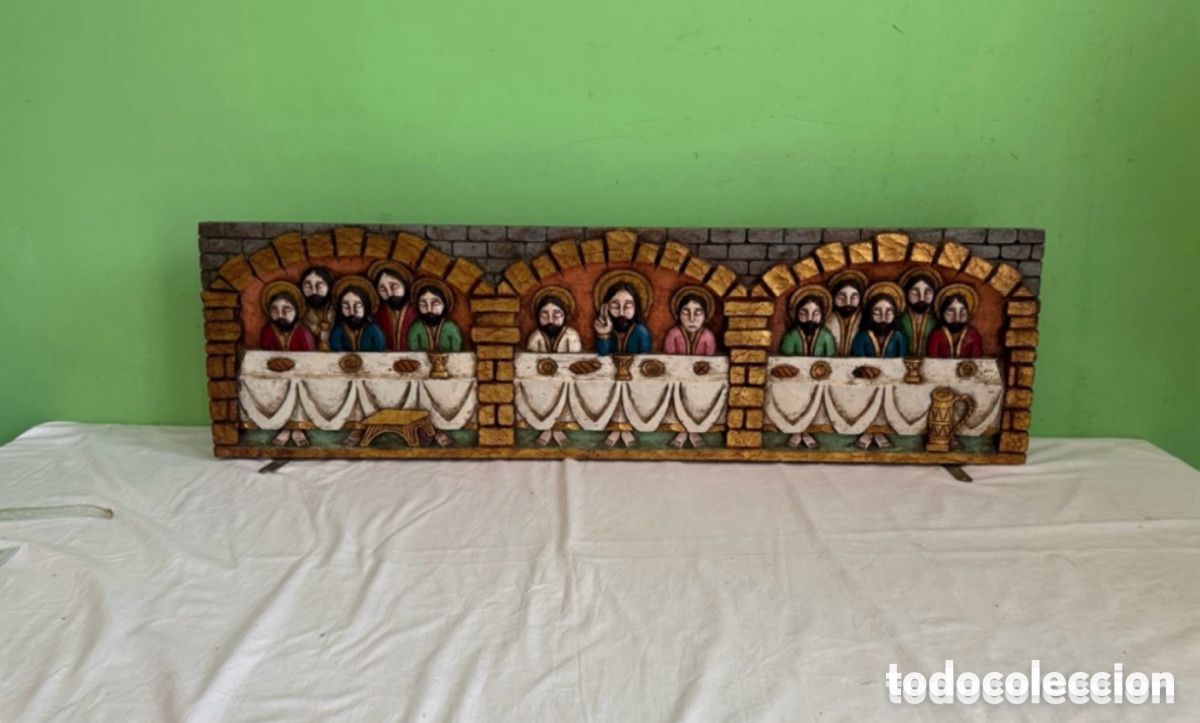 Arte: Importante escultura relieve Santa Cena en madera tallada y policromada gran formato 106 cm.