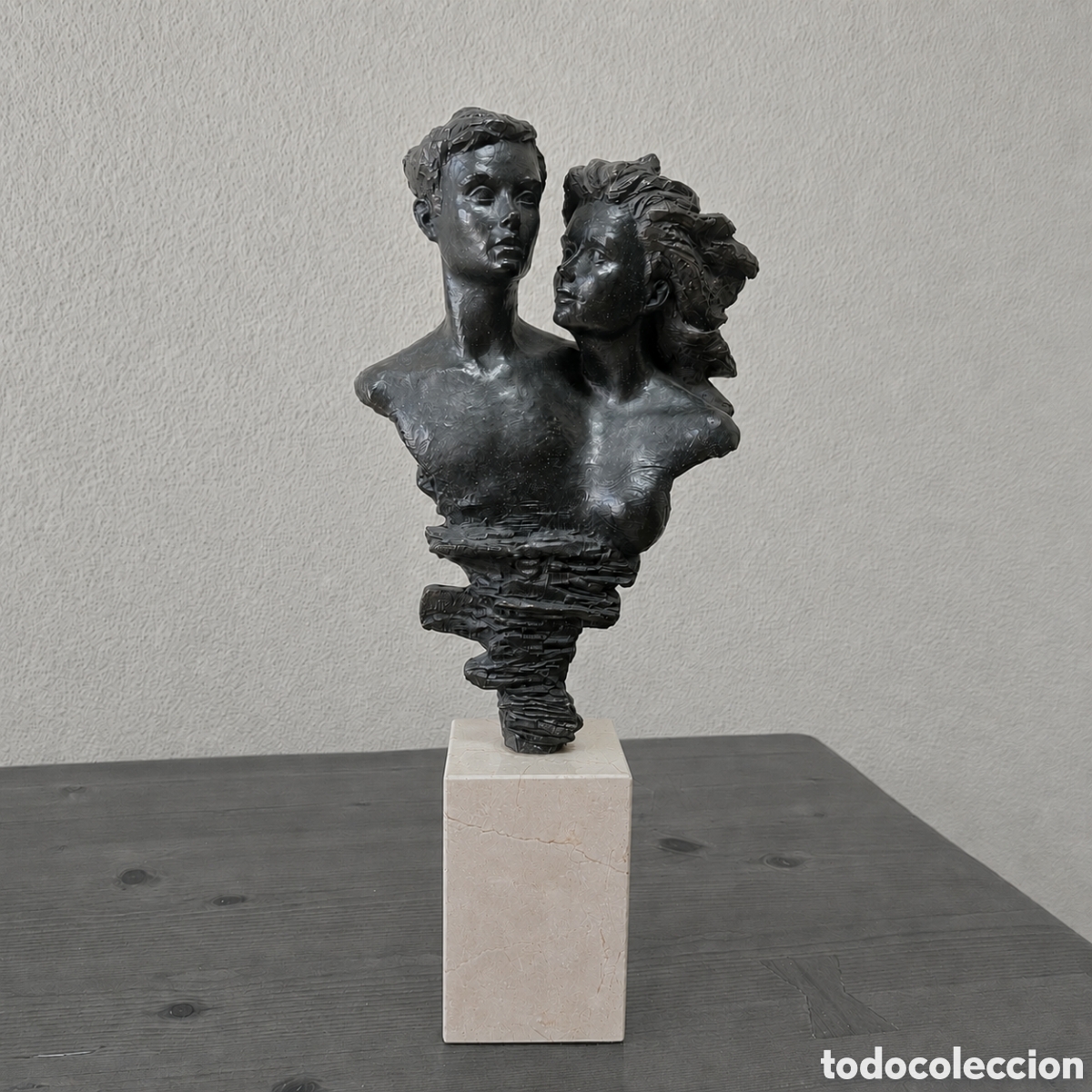 Arte: Escultura enamorados efecto bronze
