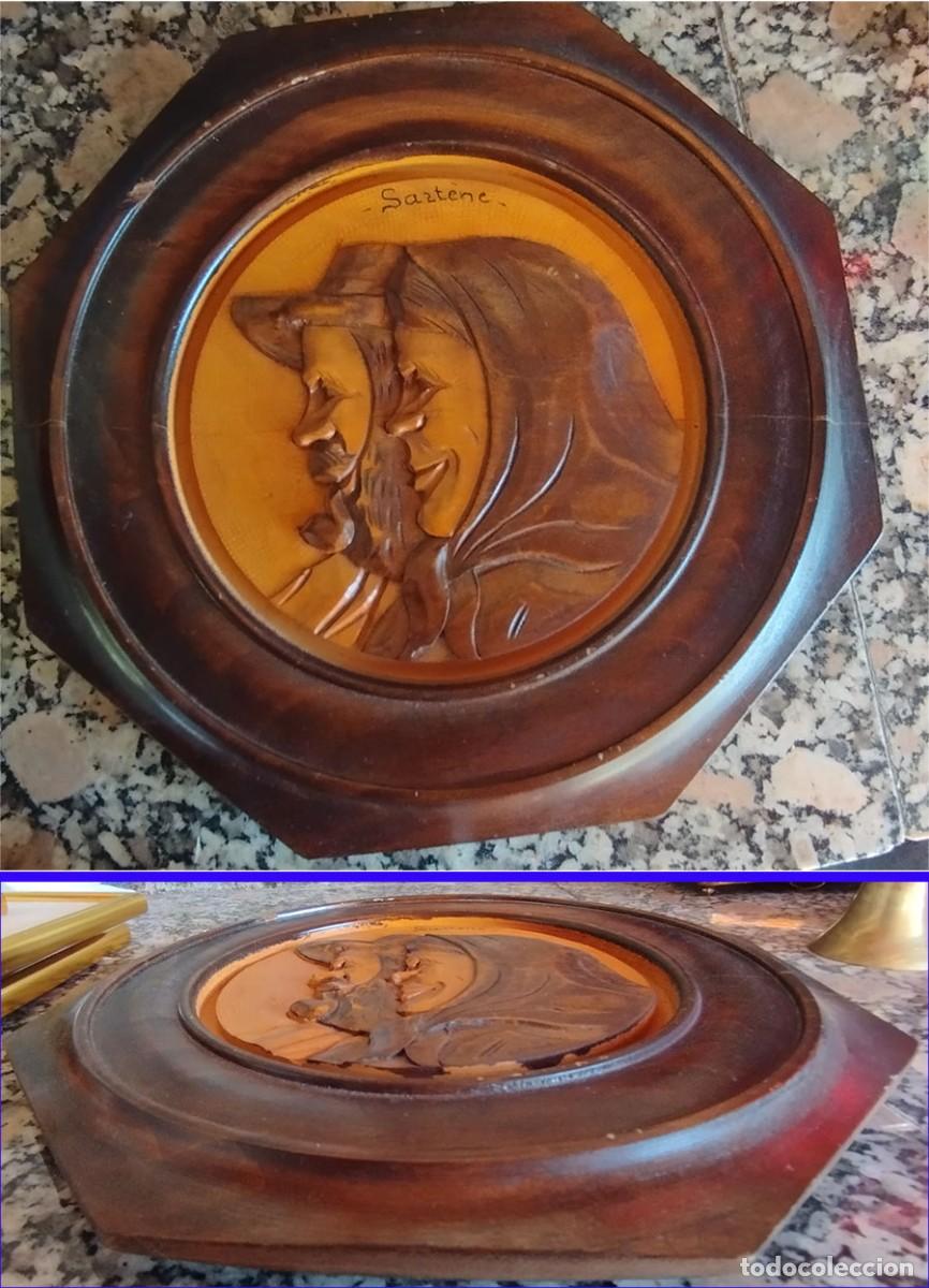 Arte: CUADRO PLATO EN MADERA TALLADA PAREJA DE VASCOS SARTENE OCTOGONAL 30 CM DE DIAMETRO