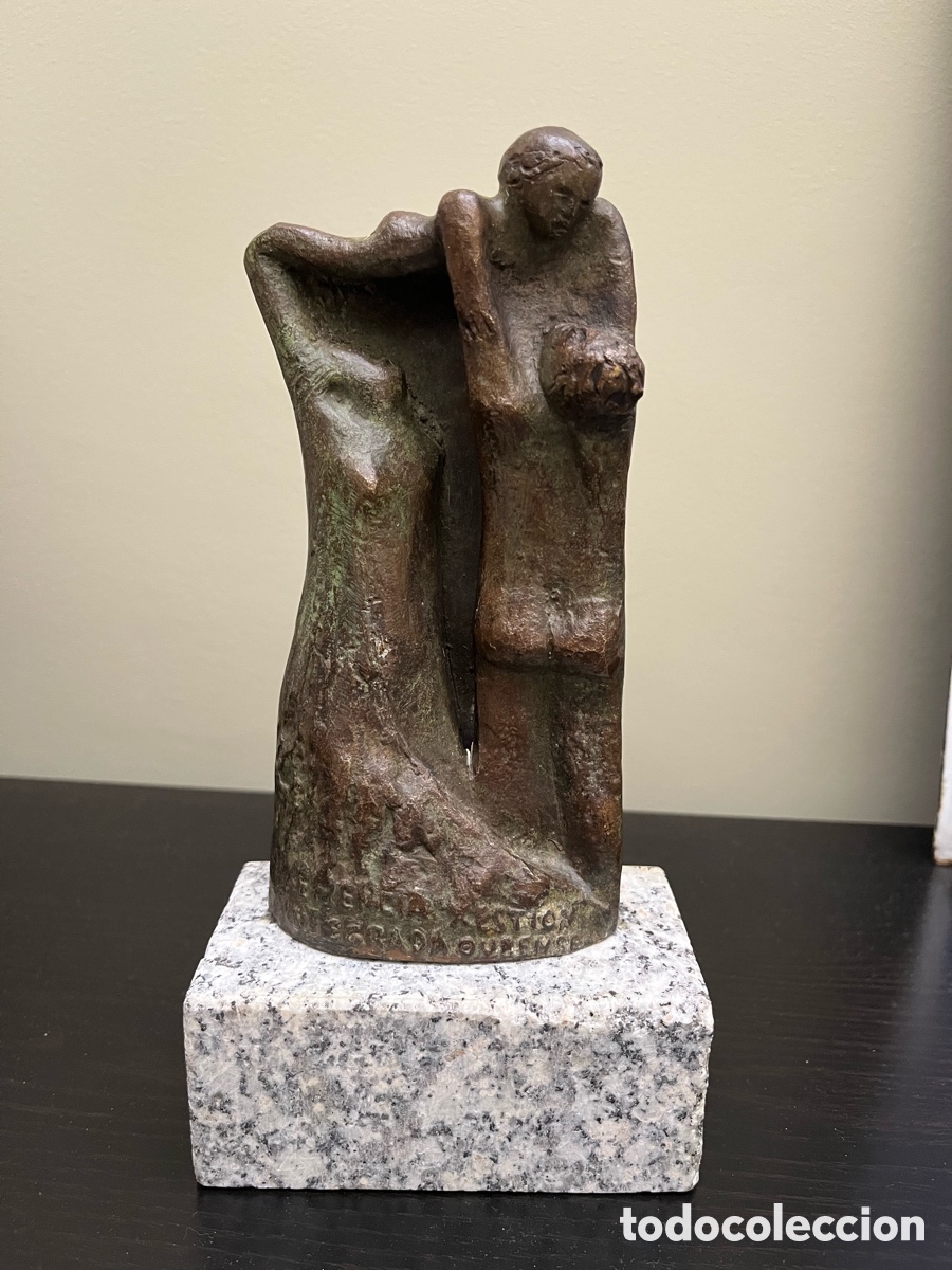 Arte: Escultura de bronce,del artista gallego Manuel Garc&iacute;a V&aacute;zquez Buci&ntilde;os