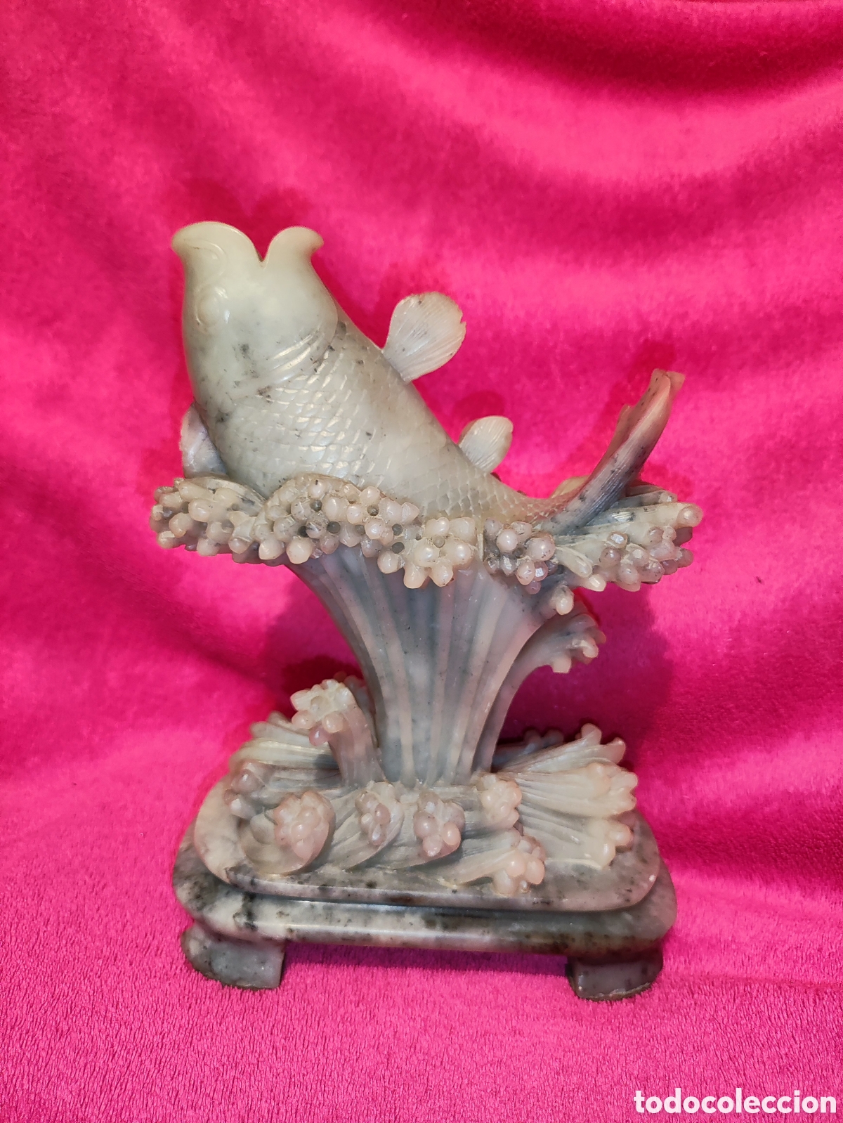 Art: CHINA, PEZ KOI TALLADO EN PIEDRA