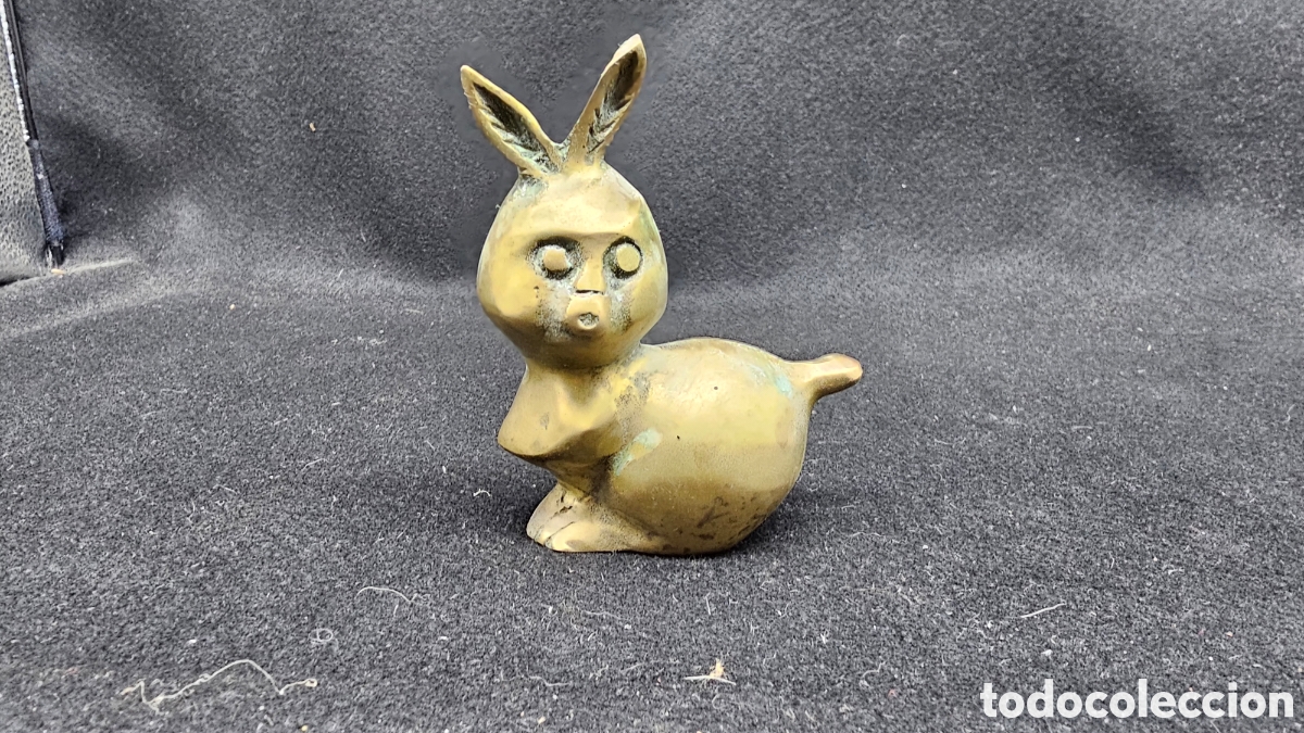 Arte: Conejo de bronce....