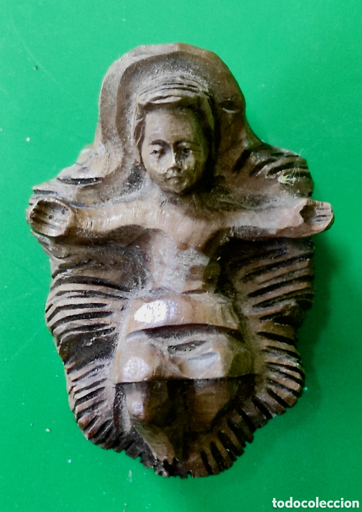 Arte: Talla de ni&ntilde;o Jes&uacute;s en su cuna en madera. S. XX