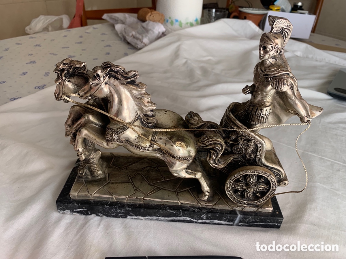 Arte: Figura biga Romana Decorativa con dos caballos y un guerrero