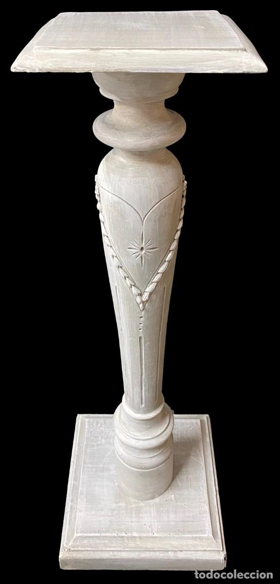 Kunst: Antigua columna, pedestal, repisa, m&eacute;nsula de madera estilo gustaviano. XIX 104x29x27