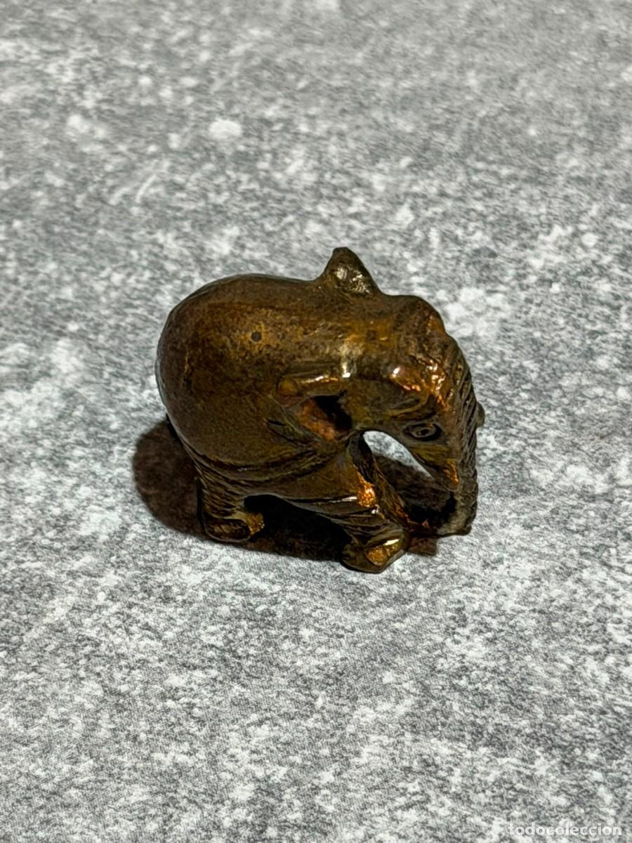 Arte: ESTATUILLA EN MINIATURA DE UN ELEFANTE DE METAL