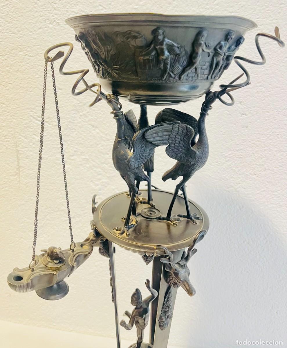 Arte: L&aacute;mpara de aceite de pie bronce neo pompeyana Grand Tour siglo XIX