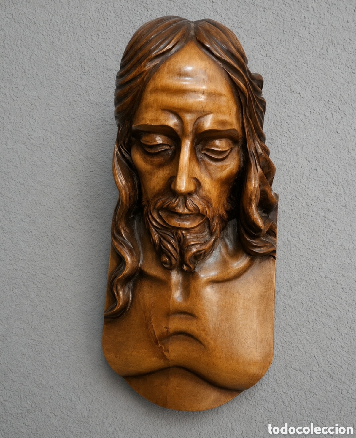 Arte: Kastillejo (M&aacute;laga) Precioso e interesante rostro de Cristo muy raro (vintage) en madera, firmado.