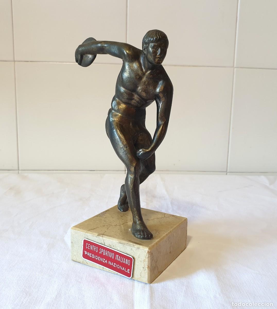 Arte: Estatuilla de bronce de &eacute;poca de los a&ntilde;os 50 que representa al Disc&oacute;bolo de Mir&oacute;n