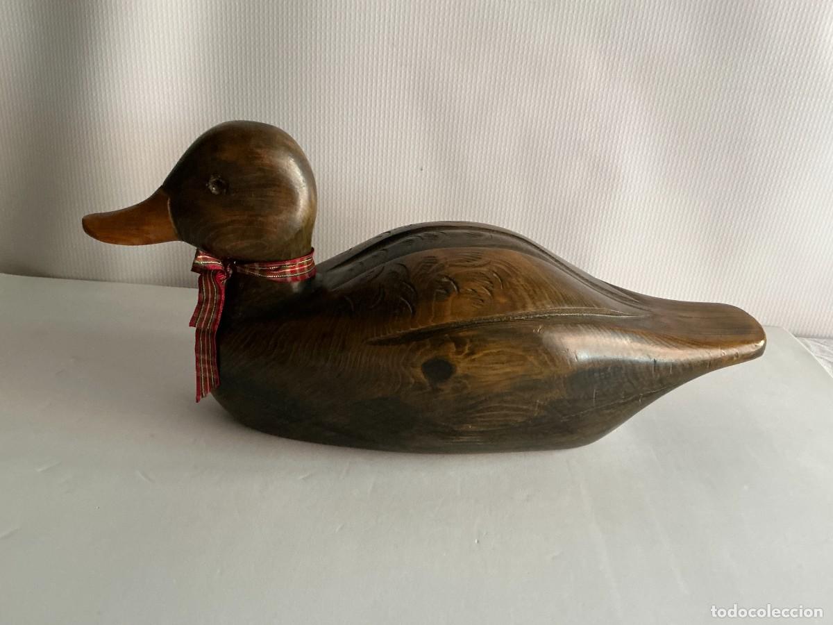 Arte: Gran pato madera tallado a mano. Firmado C L 1987. Folk Art