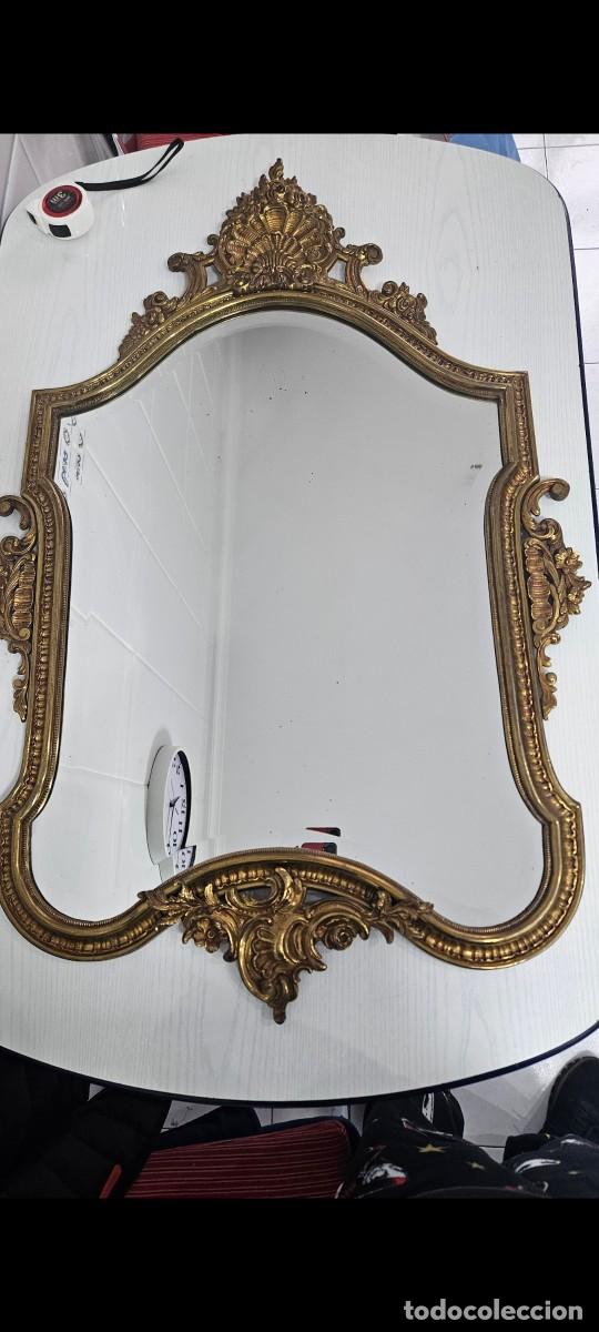Arte: Espejo antiguo bronce con marco ornamentado
