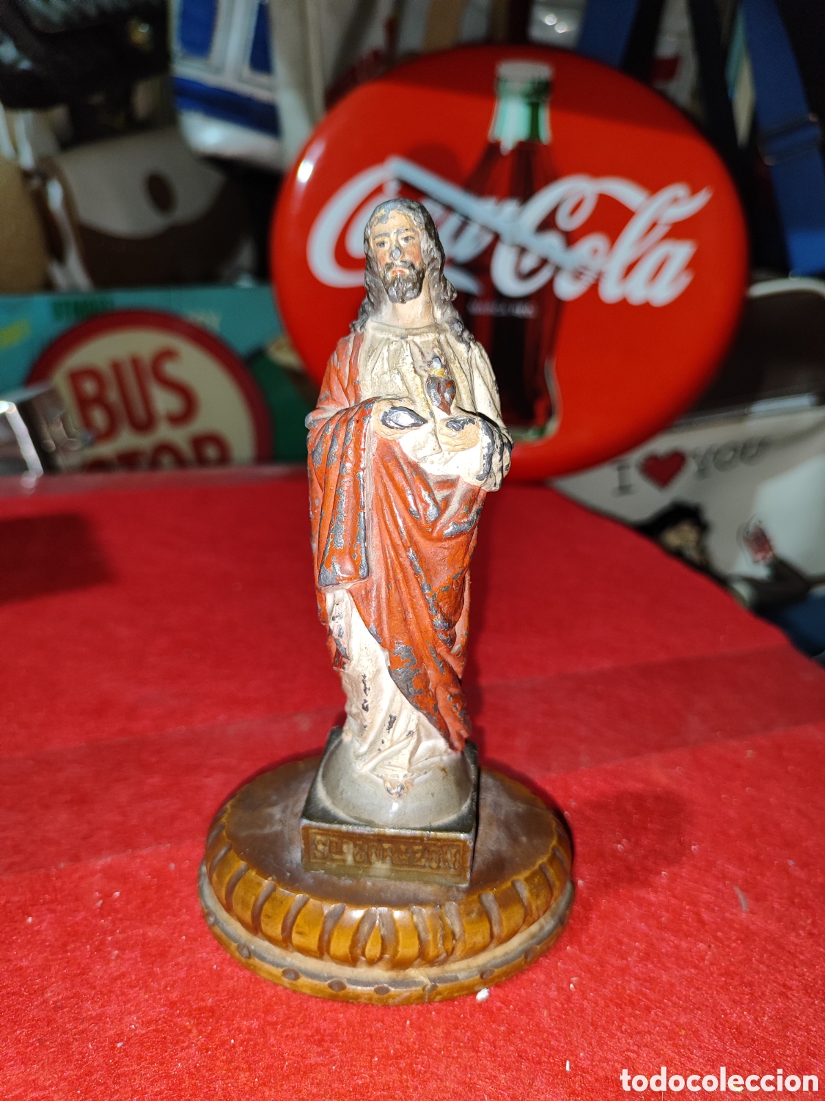 Arte: Curiosa figura Sagrado Coraz&oacute;n de hierro fundido sobre peana madera
