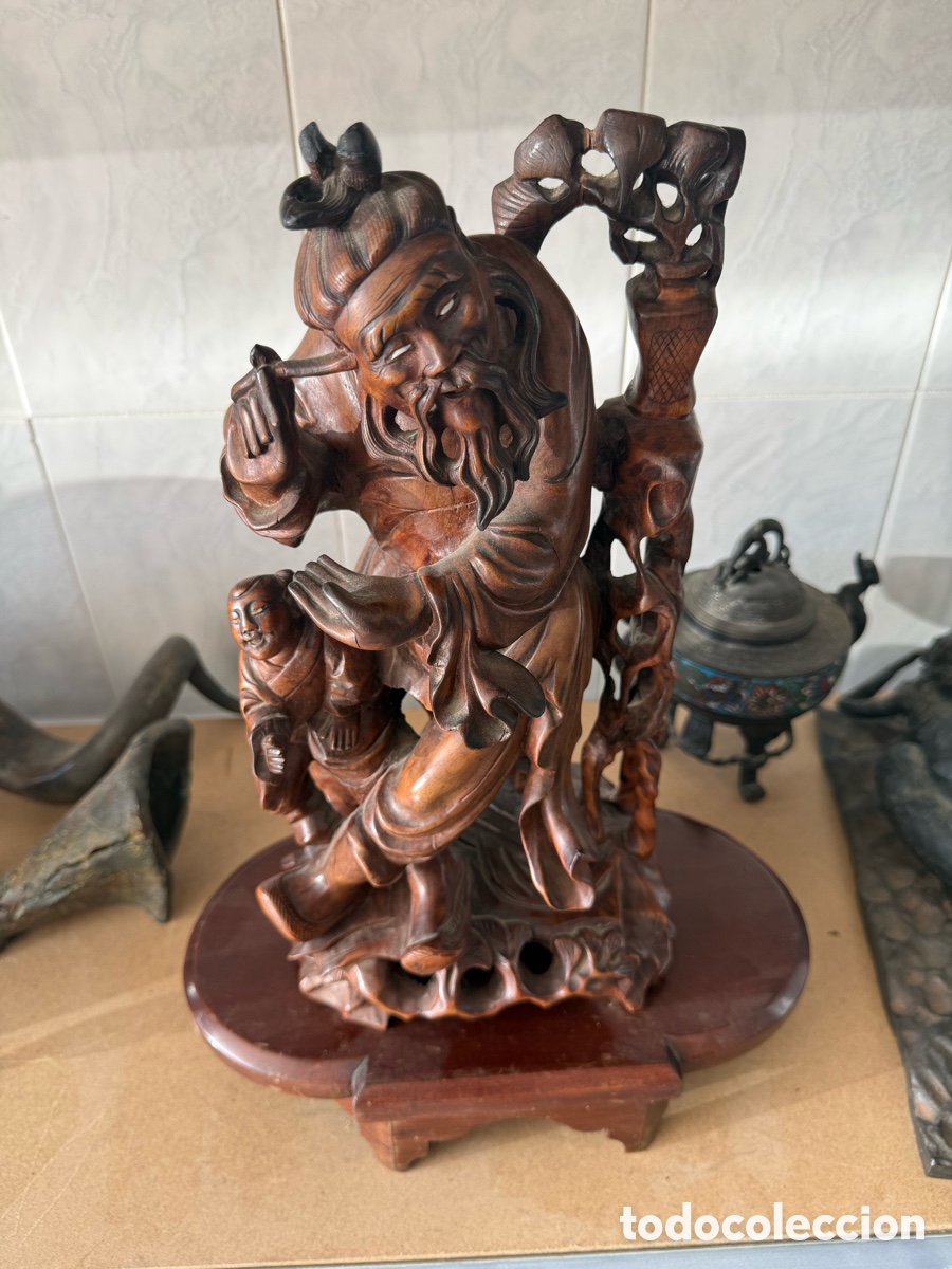 Arte: Magn&iacute;fica figura &eacute;tnica tallada &iacute;ntegramente en madera