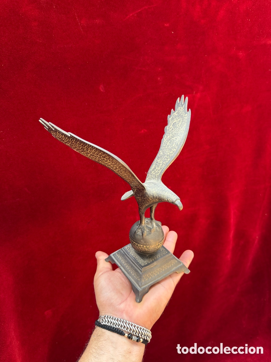 Arte: Antigua escultura de bronce labrado!Una aguila!