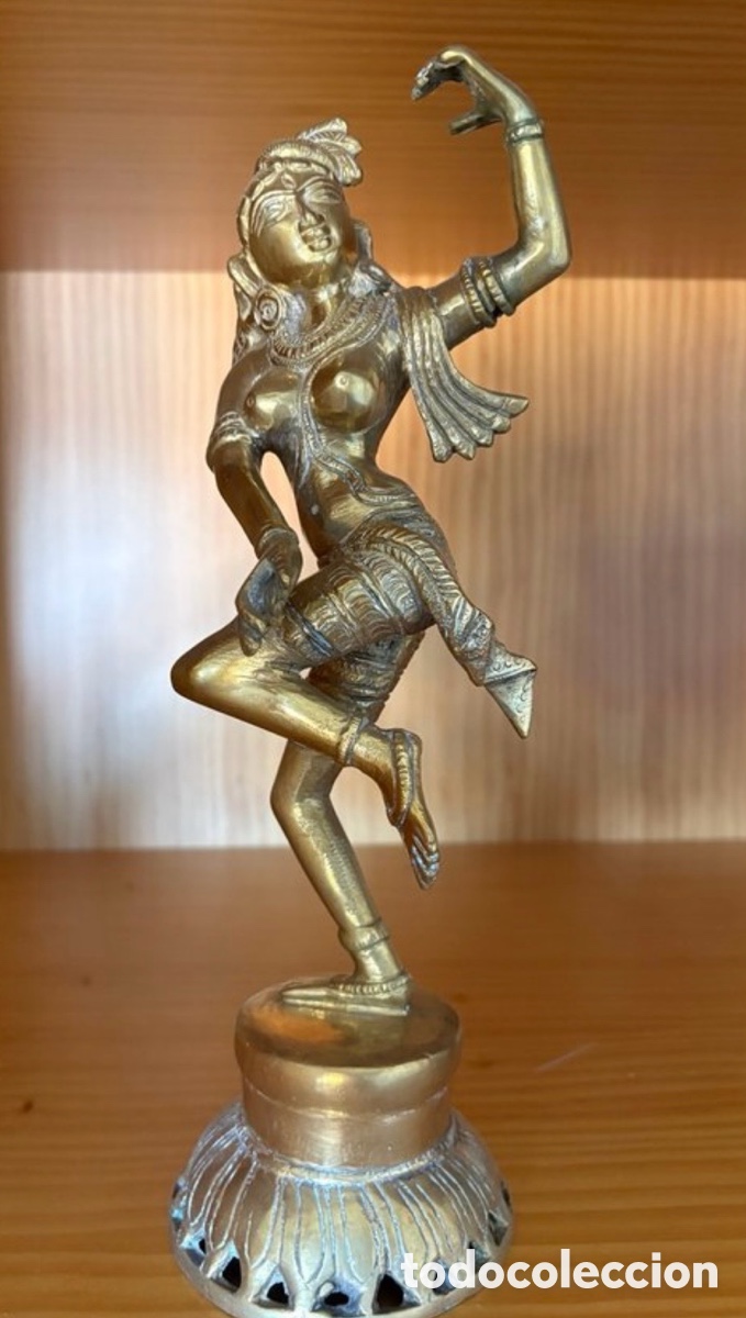 Arte: Escultura de Bronce de la India. Mide 29 cm. Datada a mediados del Siglo XX