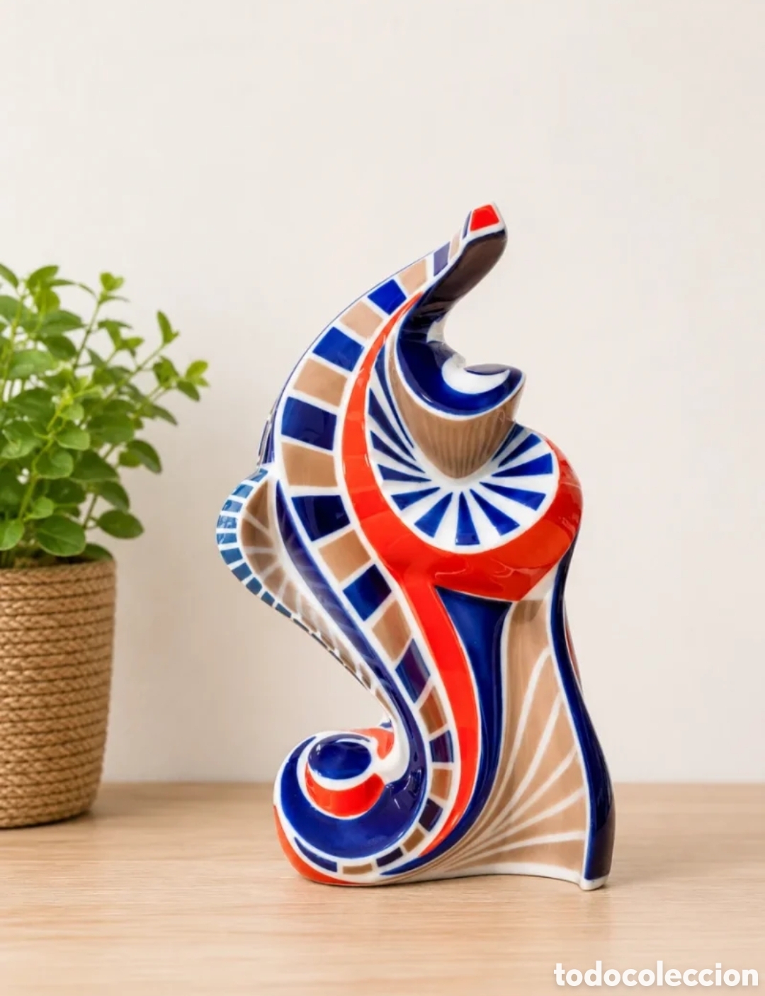 Arte: Figura de cer&aacute;mica Sargadelos &rdquo;Voluta&rdquo;