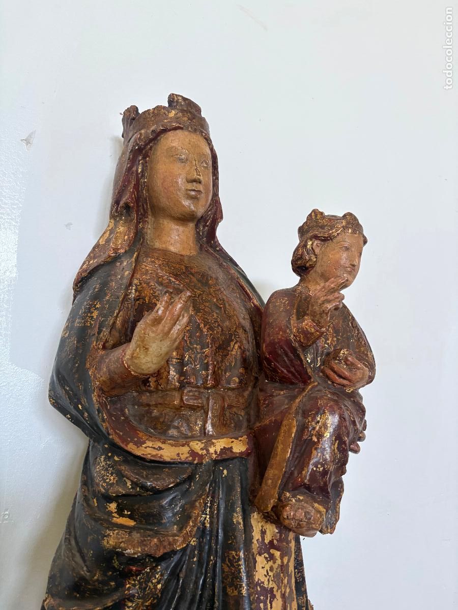 Arte: Virgen de museo de talla de madera g&oacute;tica de gran tama&ntilde;o