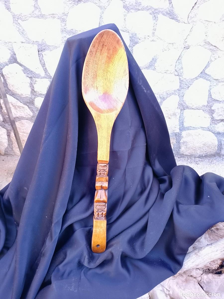 Arte: Antigua cuchara XXL madera tallada