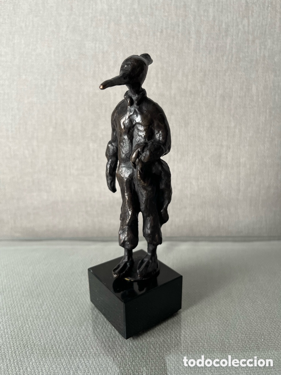 Arte: Escultura de bronce surrealista Theo van Eldik